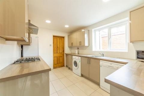 3 bedroom flat to rent, £125pppw - Ancrum Street, NE2
