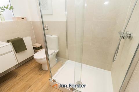 1b Bath Terrace, North Shields, NE30 4BL