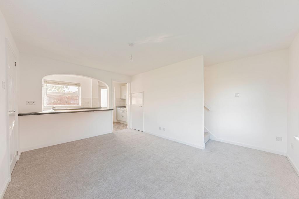 Living/Dining Room (2)