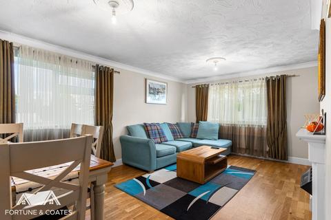 2 bedroom flat for sale, Willowfield, Harlow