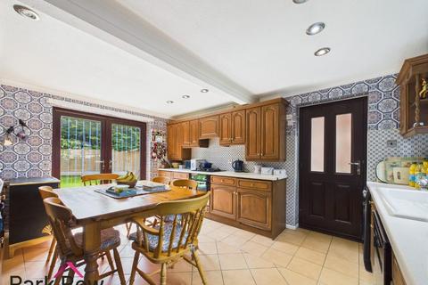 4 bedroom detached house for sale, Pasture Way, Sherburn In Elmet, Leeds
