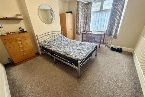 undefined, BPC02375, Fourth Avenue, Filton, BS7