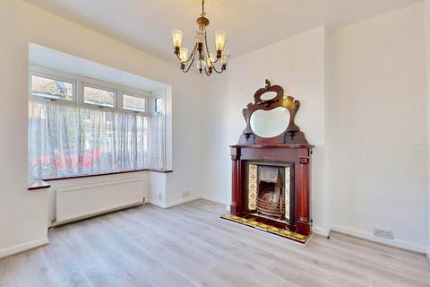 3 bedroom end of terrace house for sale, Faircross Avenue, Barking, IG11
