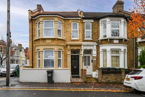 3 bedroom end of terrace house for sale, First Avenue, Walthamstow Village, London, E17