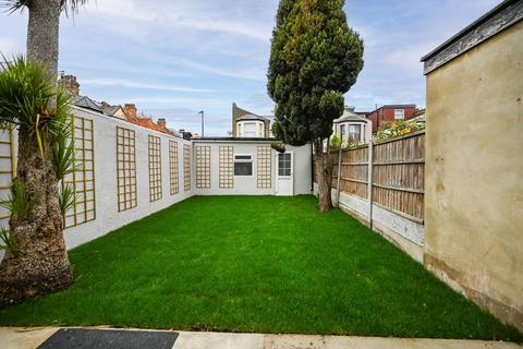 3 bedroom end of terrace house for sale, First Avenue, Walthamstow Village, London, E17