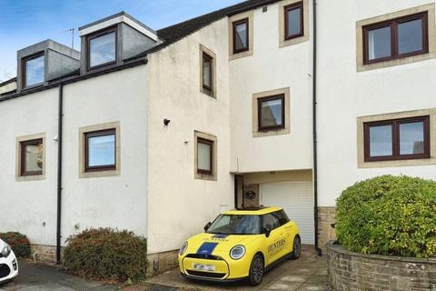 3 bedroom townhouse to rent, Old Bridge Rise, Ilkley, , LS29 9HH