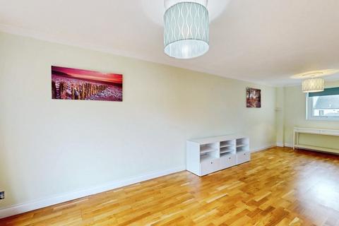 3 bedroom townhouse to rent, Old Bridge Rise, Ilkley, , LS29 9HH