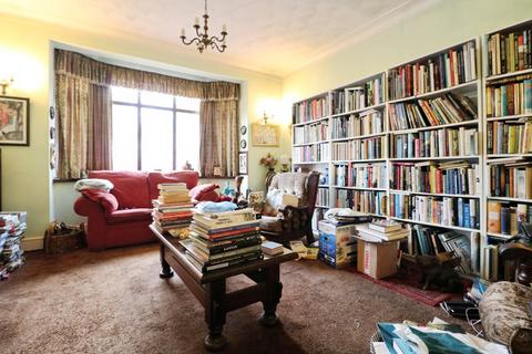 3 bedroom end of terrace house for sale, Ashurst Drive, Ilford IG2
