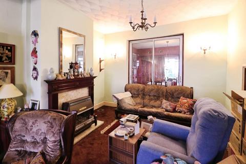 3 bedroom end of terrace house for sale, Ashurst Drive, Ilford IG2
