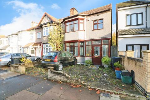 3 bedroom end of terrace house for sale, Ashurst Drive, Ilford IG2
