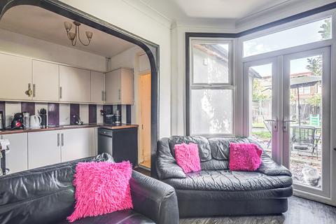 3 bedroom terraced house for sale, Electric Avenue, Westcliff-on-sea, SS0