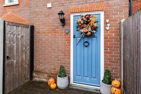 3 bedroom semi-detached house for sale, The Rayleighs, Colchester CO2