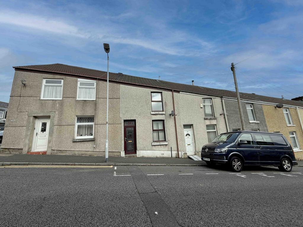 2 bed terraced house for sale Millbrook Street, P
