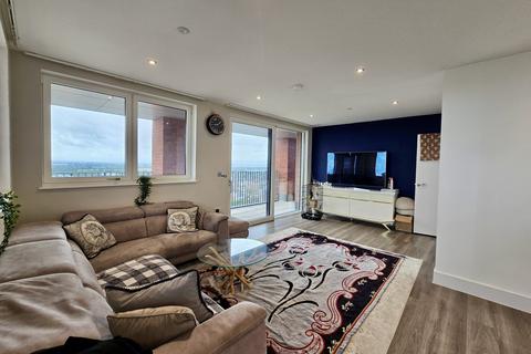 3 bedroom apartment for sale, Ashwell House, Healum Avenue, Southall, Greater London, UB2