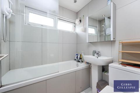 2 bedroom semi-detached house to rent, Dormans Close, Northwood, HA6
