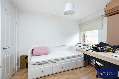 2 bedroom semi-detached house to rent, Dormans Close, Northwood, HA6