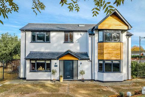Eastwood Old Road, Leigh-on-Sea, Essex, SS9