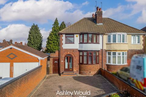 3 bedroom semi-detached house for sale, Farm Avenue, Oldbury B68