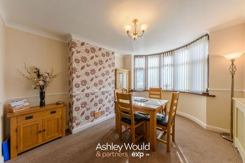 3 bedroom semi-detached house for sale, Farm Avenue, Oldbury B68