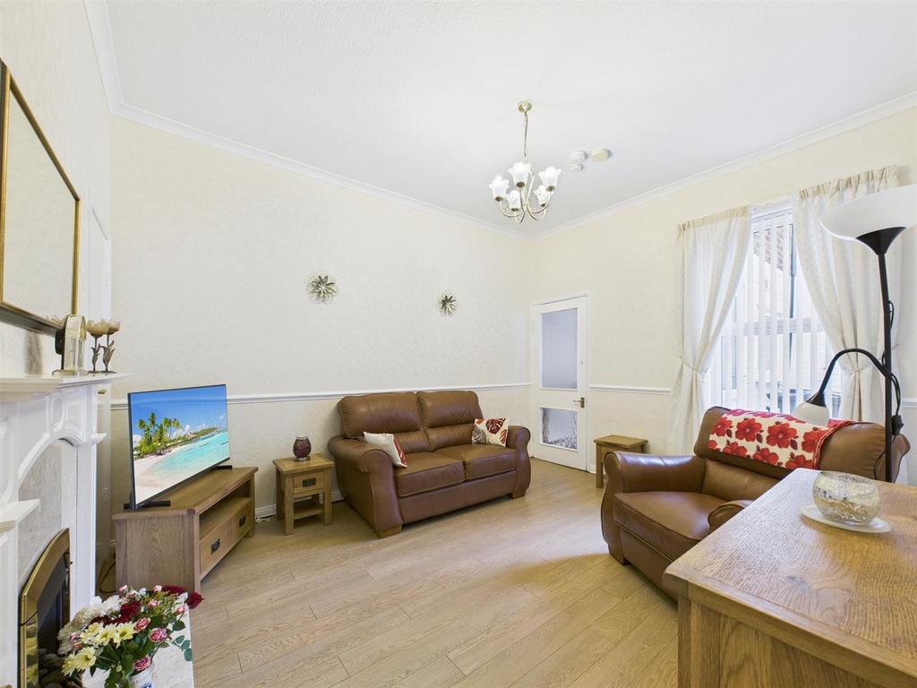 Lounge 1.jpg