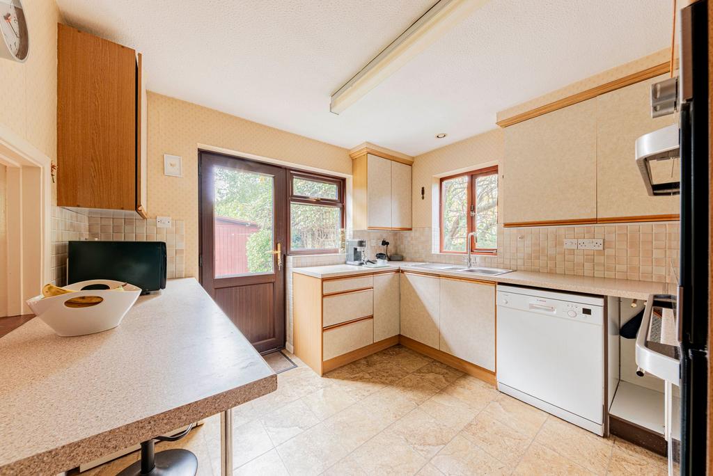 Kitchen (2)