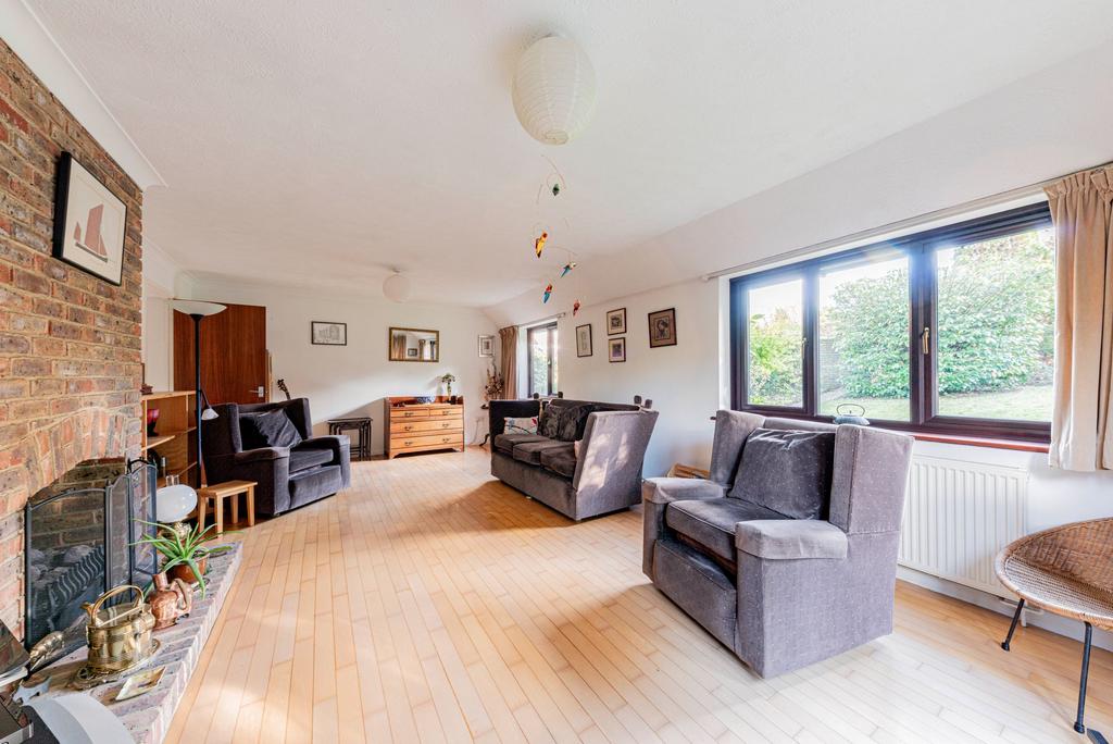 Living Room (2)