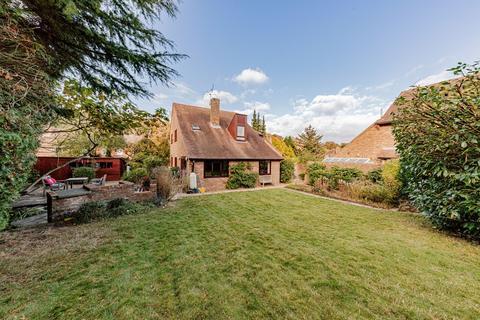 3 bedroom detached house for sale, The Street, Newnham, ME9
