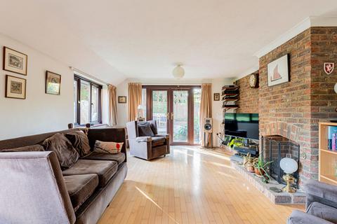 3 bedroom detached house for sale, The Street, Newnham, ME9