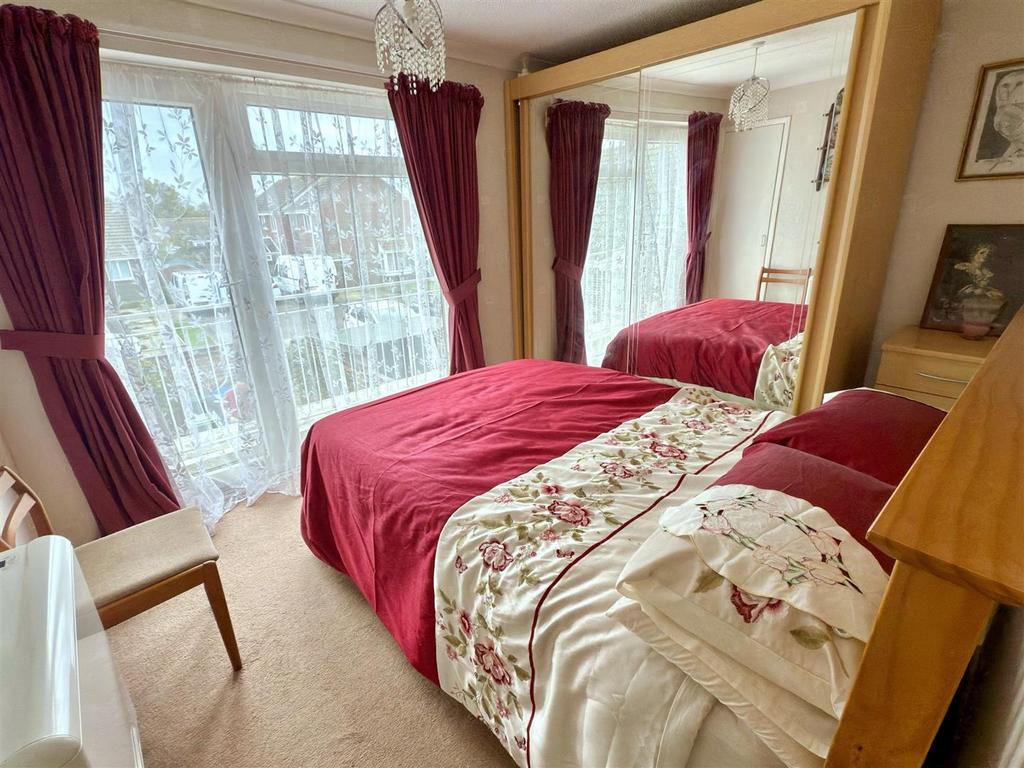 BED 1.jpg
