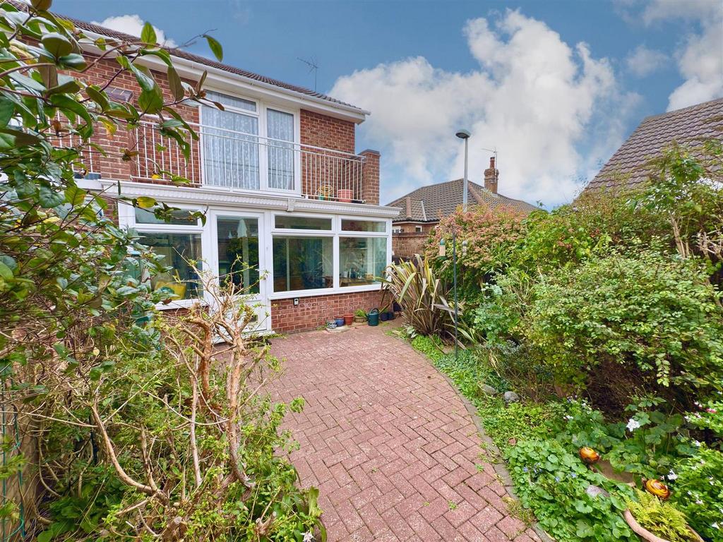 REAR GARDEN.jpg