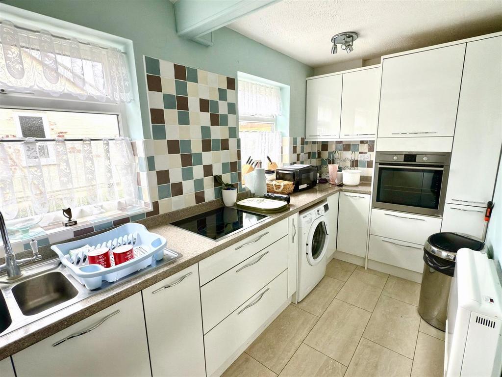 KITCHEN AREA.jpg