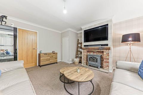3 bedroom end of terrace house for sale, Spring View, Leeds