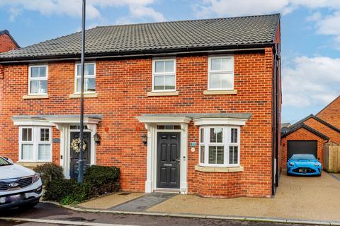 undefined, Neale Avenue, Poringland
