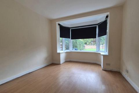 3 bedroom semi-detached house to rent, Uxbridge Road, Southall