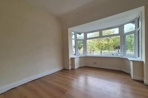 3 bedroom semi-detached house to rent, Uxbridge Road, Southall