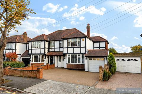 4 bedroom semi-detached house for sale, Mashiters Walk, Marshalls Park