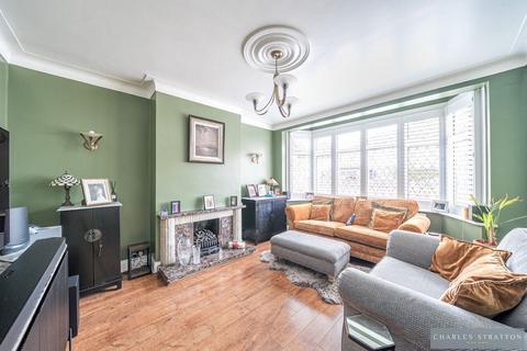 4 bedroom semi-detached house for sale, Mashiters Walk, Marshalls Park