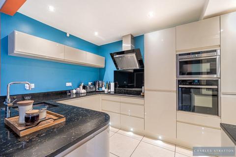 4 bedroom semi-detached house for sale, Mashiters Walk, Marshalls Park