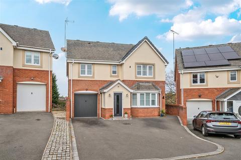 4 bedroom detached house for sale, Imperial Gardens, Kidderminster