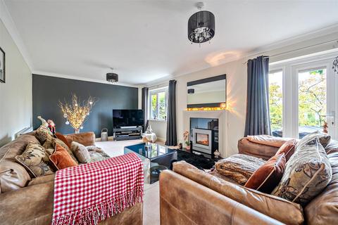 4 bedroom detached house for sale, Imperial Gardens, Kidderminster