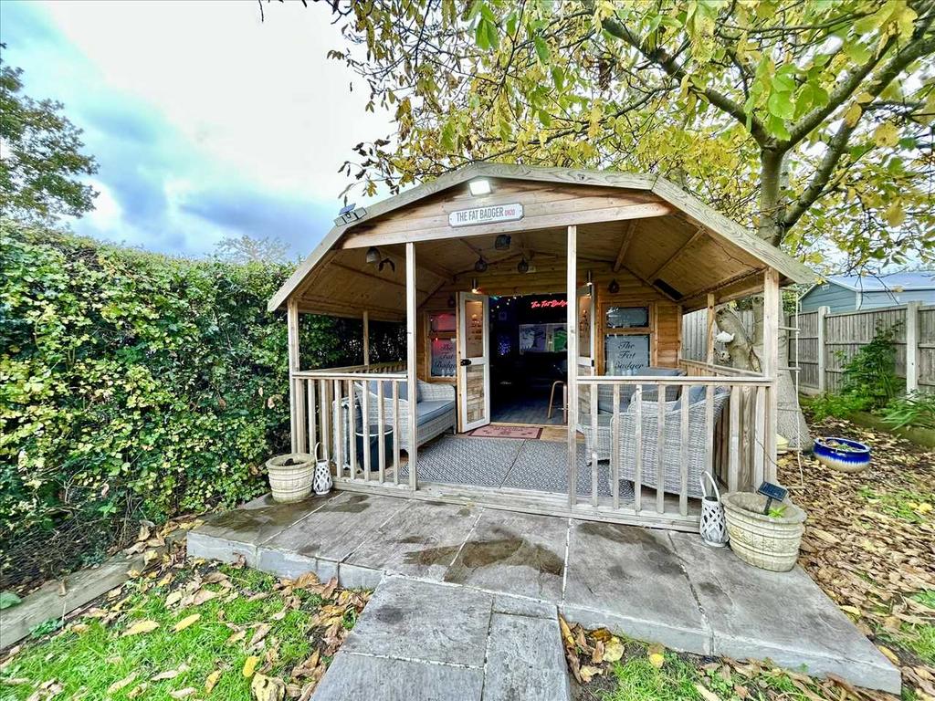 Garden bar