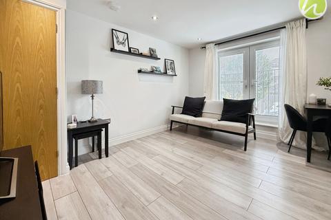 2 bedroom flat for sale, Southend Road, Stanford-Le-Hope, SS17
