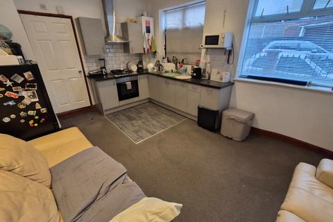 undefined, St. Saviours Crescent, Luton, Bedfordshire, LU1 5HG