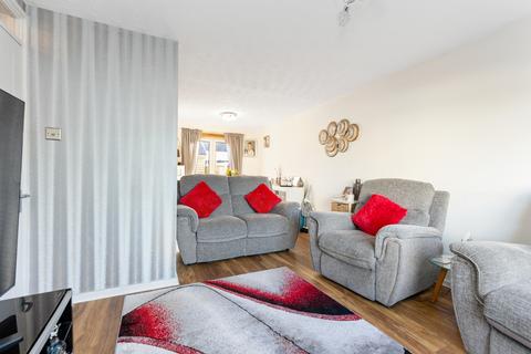 3 Lomond Vale, Penicuik, EH26 8JR