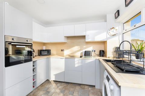 3 Lomond Vale, Penicuik, EH26 8JR