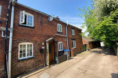 2 bedroom cottage to rent, The Square, Uttoxeter ST14