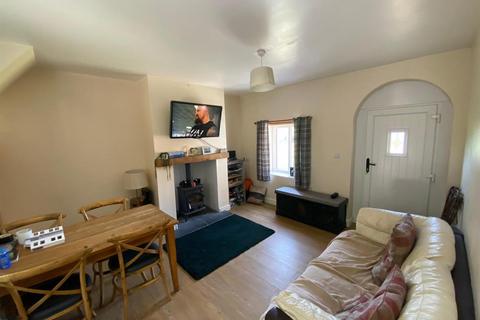 2 bedroom cottage to rent, The Square, Uttoxeter ST14