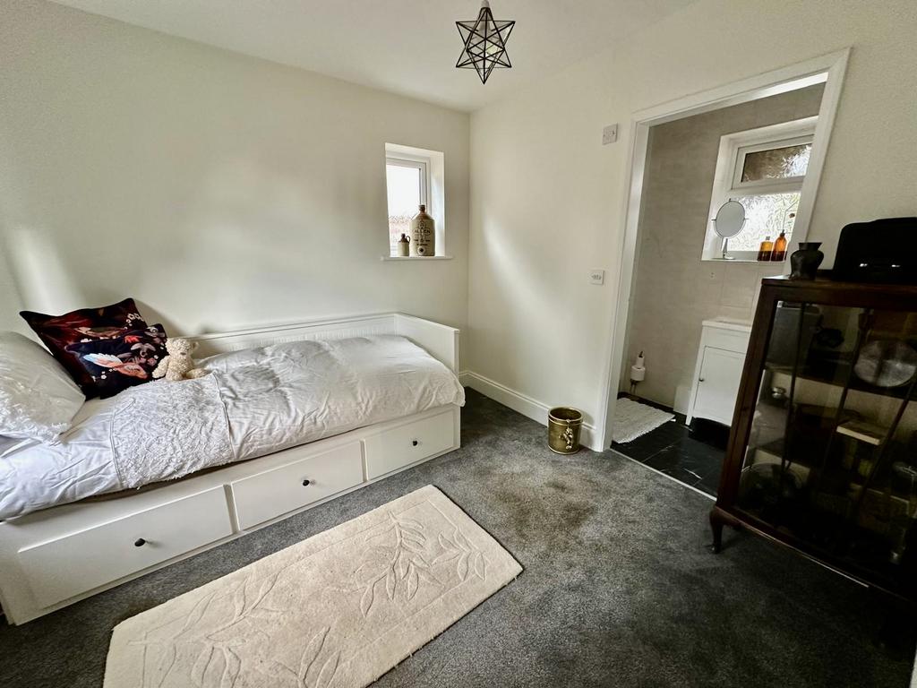 Guest Bedroom/Study