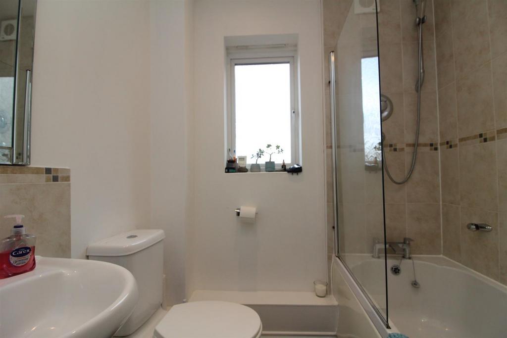 Bathroom.JPG