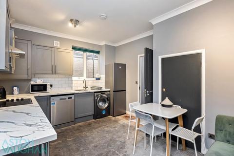 6 bedroom end of terrace house to rent, Hove, East Sussex BN3
